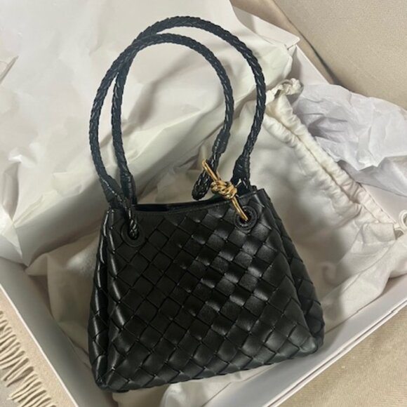 NEW Bottega Veneta Small Andiamo Parachute in Black - Picture 4 of 10